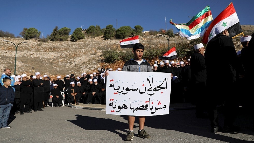 أهالي الجولان المحتل يهددون إسرائيل على خلفية مشروع المراوح