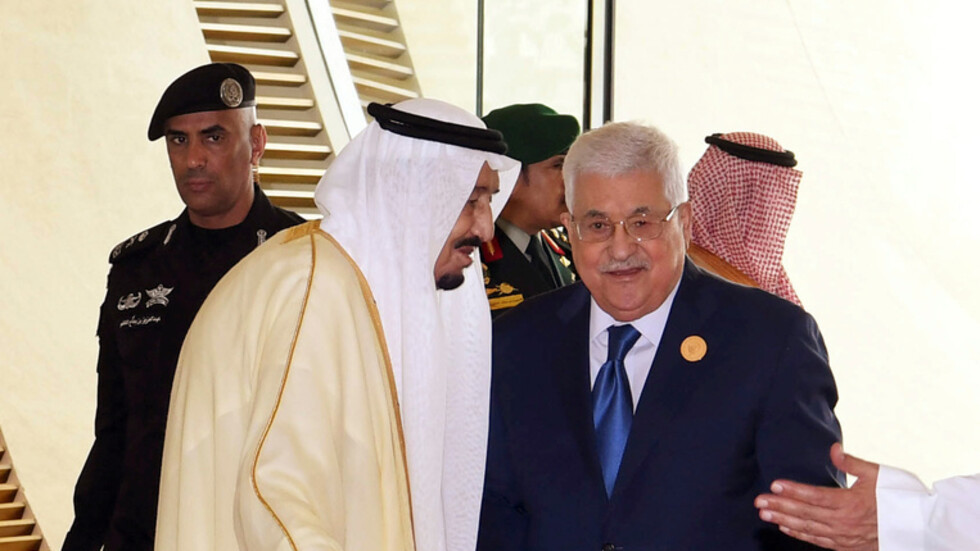 الملك سلمان في اتصال مع عباس: فلسطين قضيتنا وقضية العرب والمسلمين