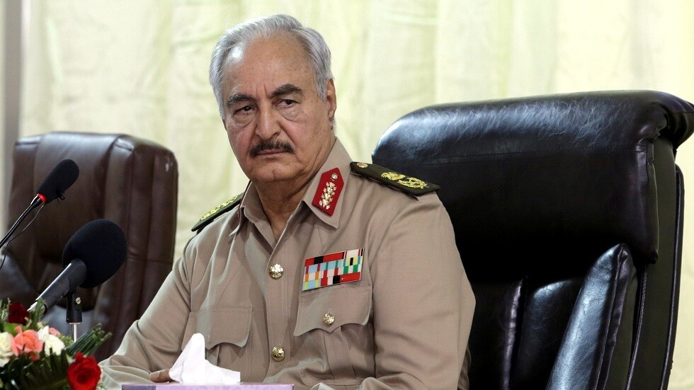 حفتر يلتقي المبعوث الأممي إلى ليبيا