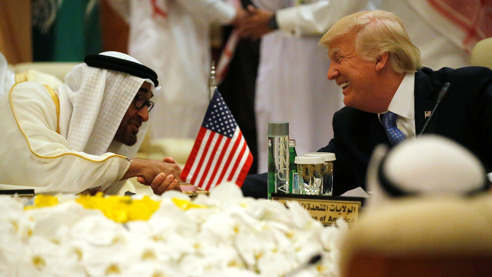 تقرير يتحدث عن اجتماع سري أمريكي إسرائيلي إماراتي في البيت الأبيض