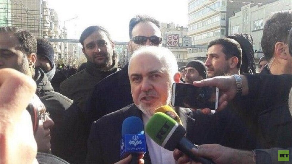 طهران تنفي وجود 