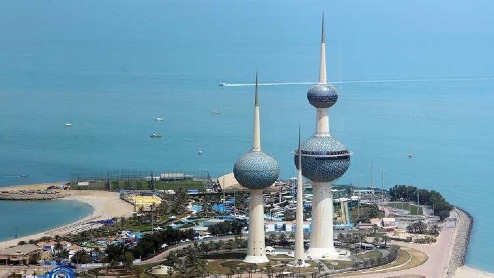 الكويت.. مقتل 3 عمال وفقدان 4 في انهيار رملي بالعاصمة (فيديو)