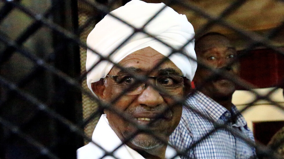 "رايتس ووتش": البرهان تعهد بتعاون السودان مع "الجنائية الدولية" بشأن البشير