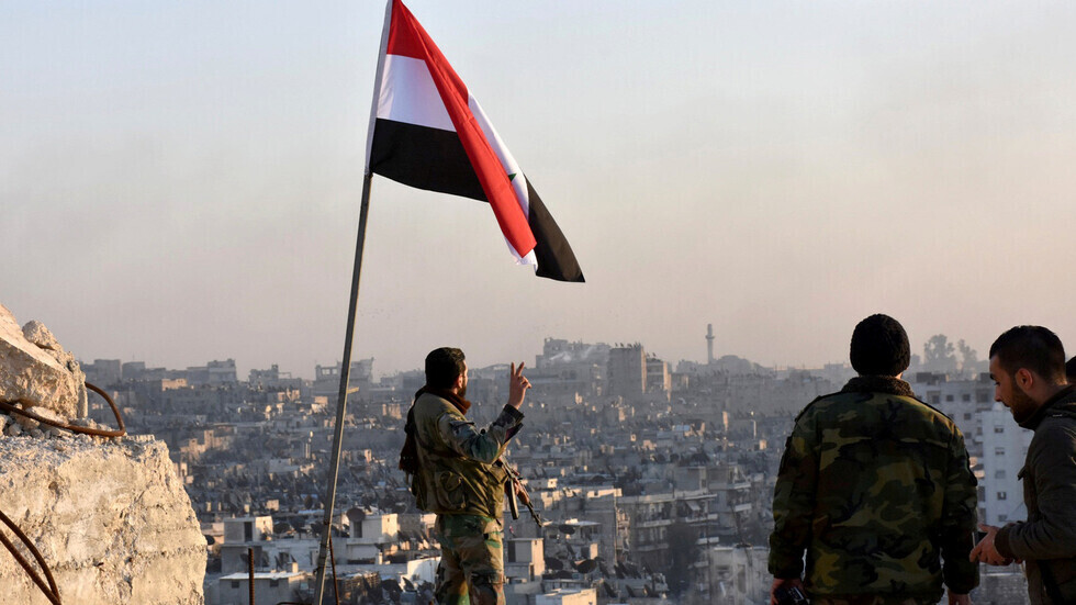 مصدر عسكري لـRT: الجيش السوري يؤمن محيط مدينة حلب بالكامل