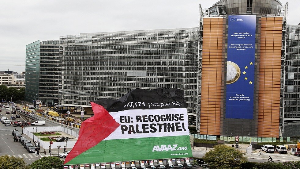 "هآرتس": دول أوروبية تدرس الاعتراف بالدولة الفلسطينية بسبب "صفقة القرن"