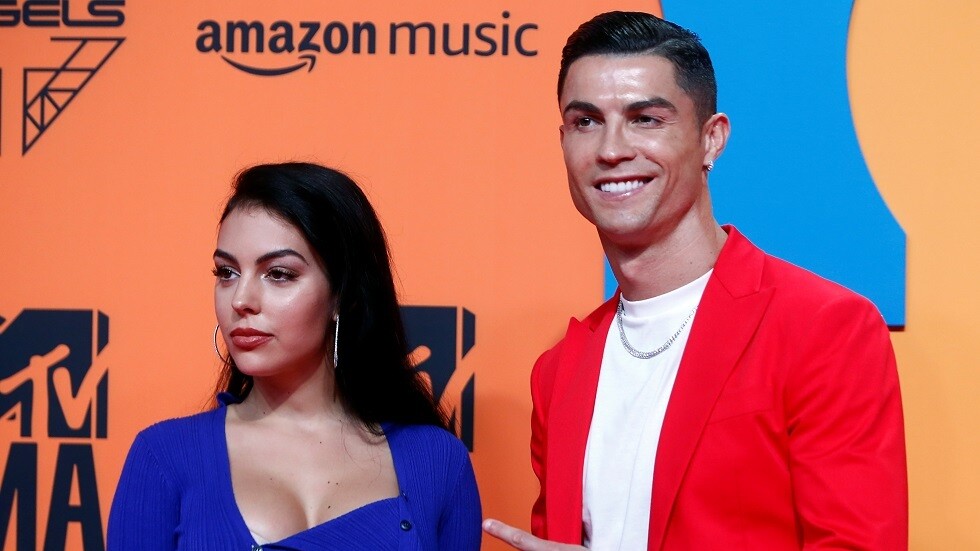 رونالدو يرصد نحو 100 ألف يورو شهريا نفقة لصديقته جورجينا