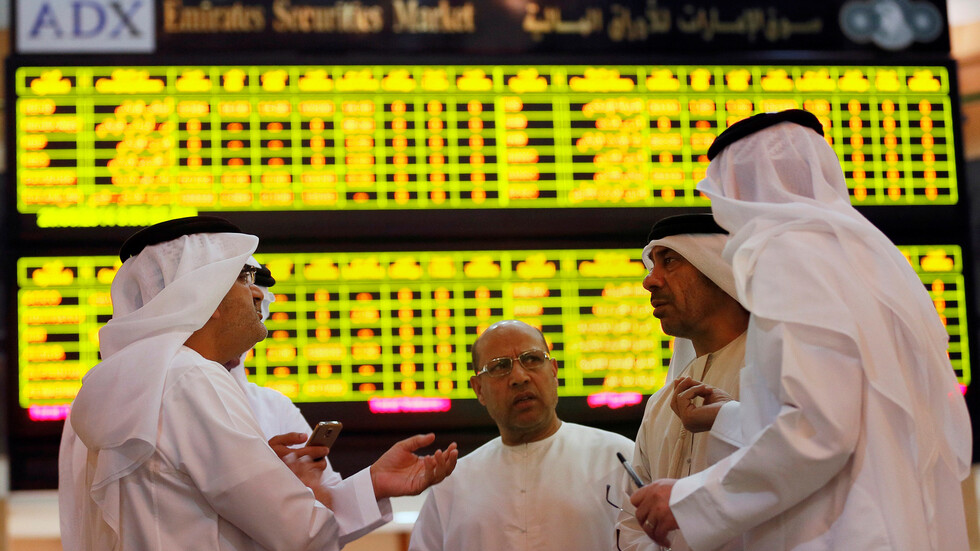 البنوك تنال من بورصتي السعودية ودبي وسط خسائر في معظم أسواق الخليج
