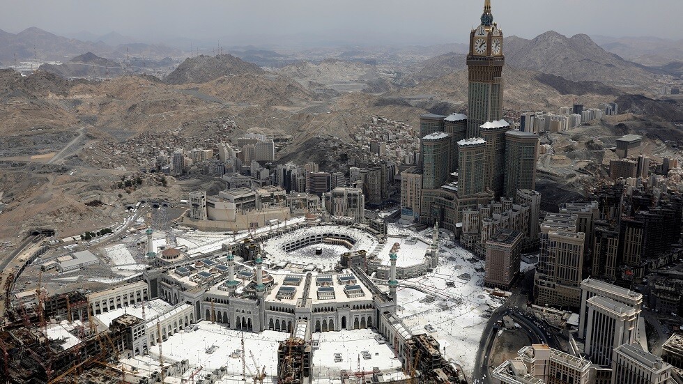 صور لمقبرة "المعلا" في مكة حيث قبور بني هاشم