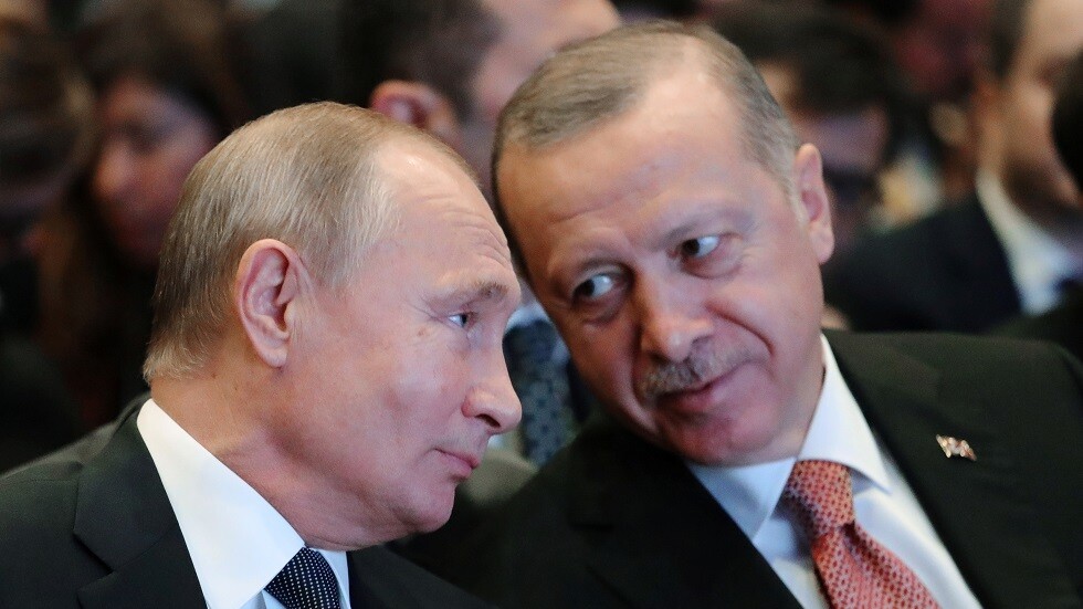 أردوغان يقول إنه طلب من بوتين أن تتنحى روسيا جانبا وتترك لتركيا التعامل مع 