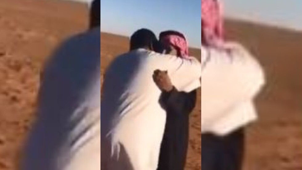 سوداني يجهش بالبكاء لدى لقاء كفيله السعودي بعد 32 عاما