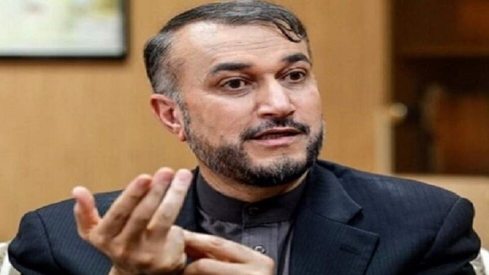 مستشار رئيس البرلمان الإيراني: كورونا حرب بيولوجية أمريكية ضد خصومها