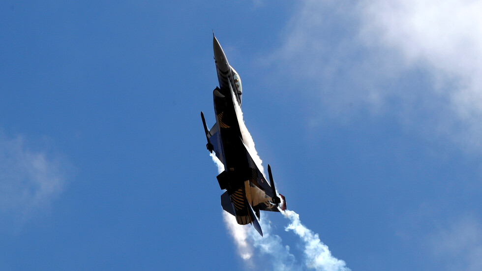 الدفاع الروسية: لا نضمن سلامة F-16 التركية