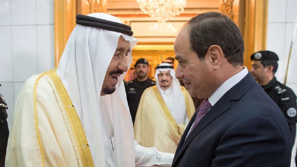 الملك سلمان يتسلم رسالة من السيسي