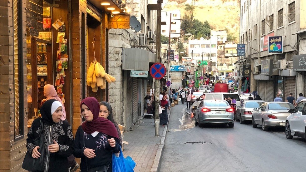 الرزاز يترأس اجتماعا خاصا لبحث آثار كورونا على الاقتصاد الأردني