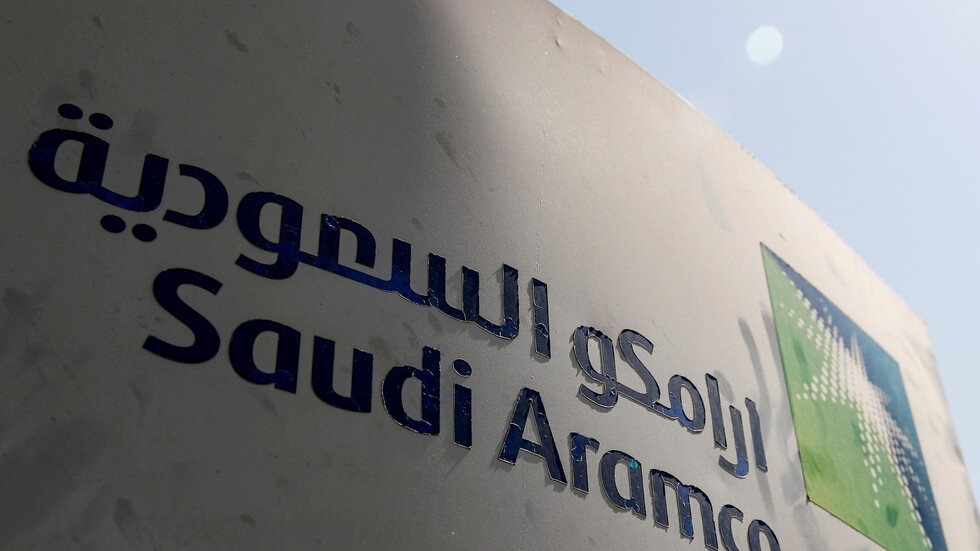 السعودية تسحب من مخزونات النفط للوصول إلى مستوى قياسي من الإمدادات
