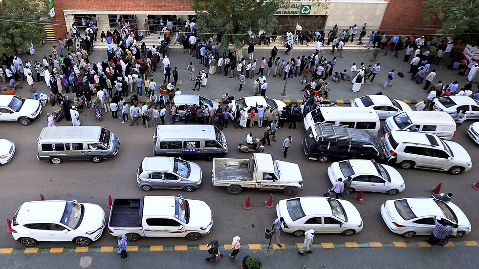 السودان يؤكد ثاني إصابة بـ"كورونا".. والخرطوم تحظر التجمعات