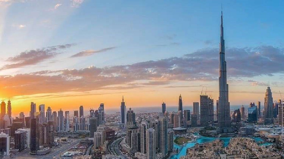 الإمارات تعفي المقيمين من الغرامات بسبب كورونا