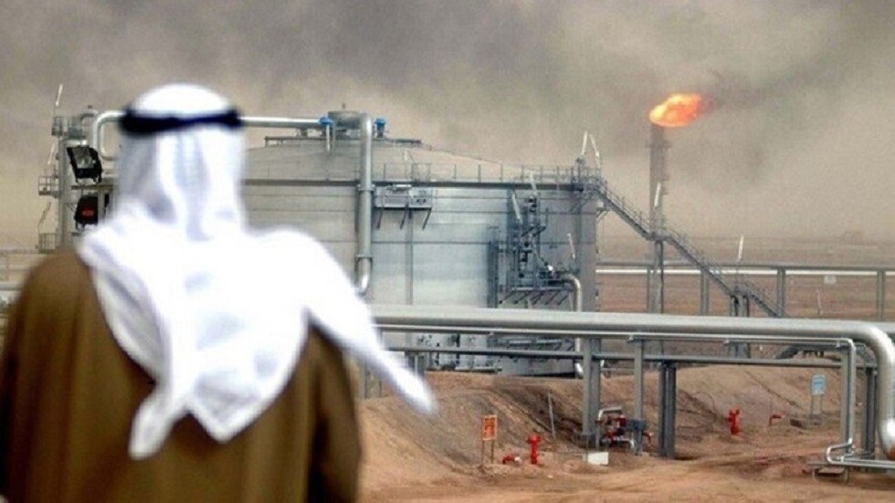 الكويت تصدر أول شحنة نفط من المنطقة المقسومة مع السعودية بعد انقطاع دام سنوات
