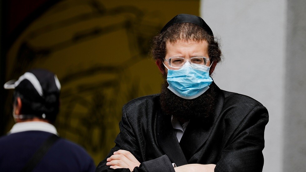 كمامات للملتحين في إسرائيل
