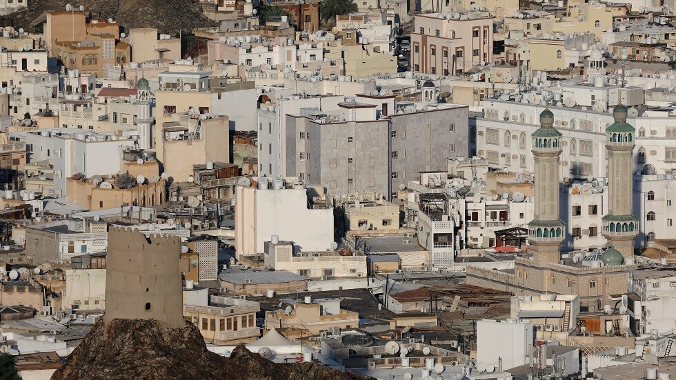 سلطنة عمان تشتري 10 آلاف طن من السكر الأبيض ومواد غذائية أخرى