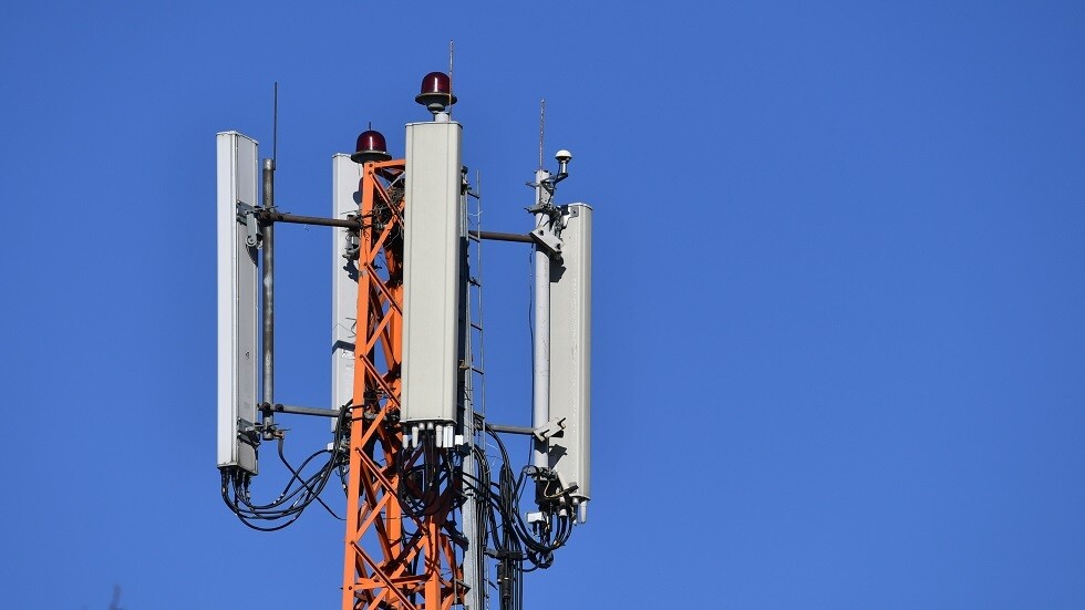 البريطانيون يهاجمون أبراج 5G
