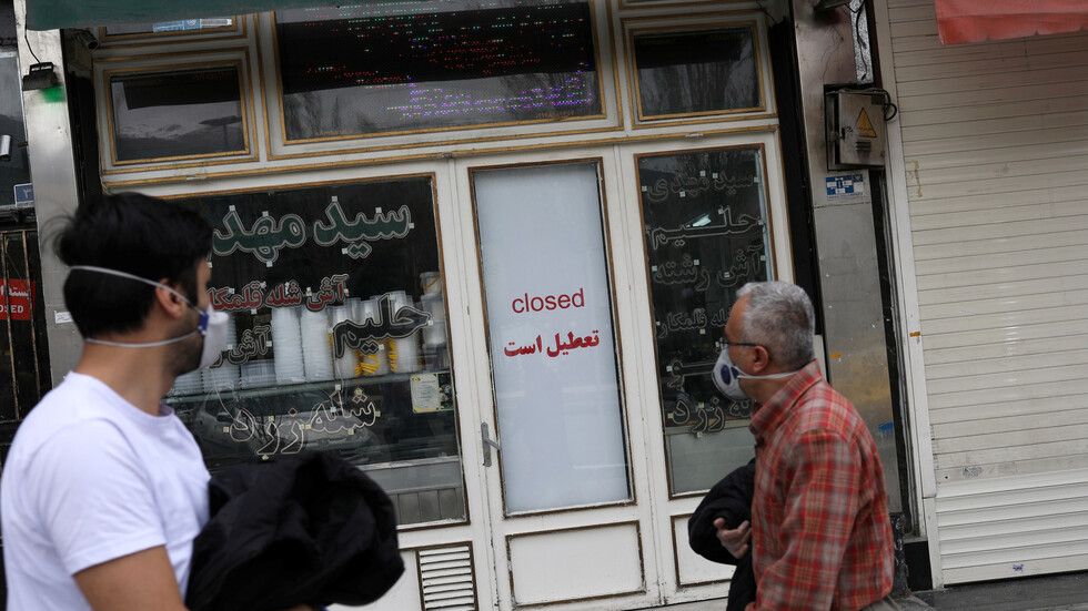 طهران تحذر من تفشي البطالة بسبب كورونا