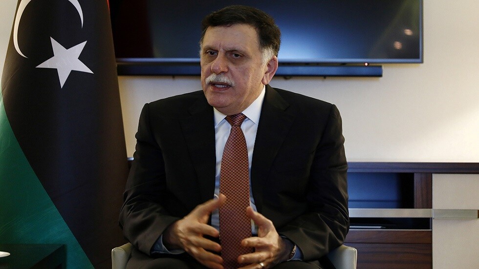السراج يعلن رفضه التفاوض مع حفتر