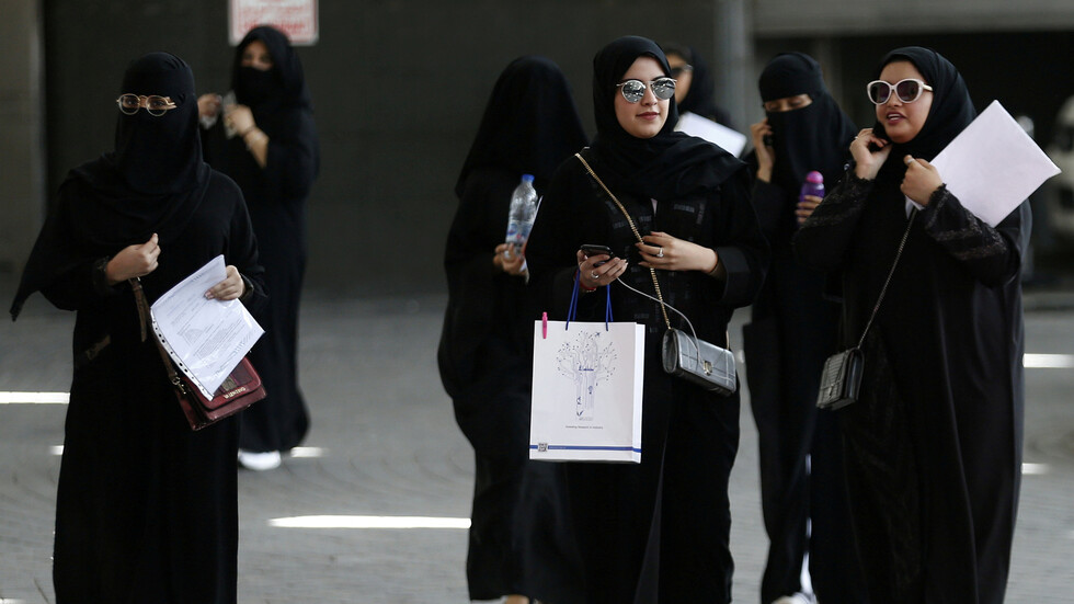 بسبب كورونا.. السعودية تعلن الترفيع التلقائي لجميع الطلبة إلى الصفوف التالية