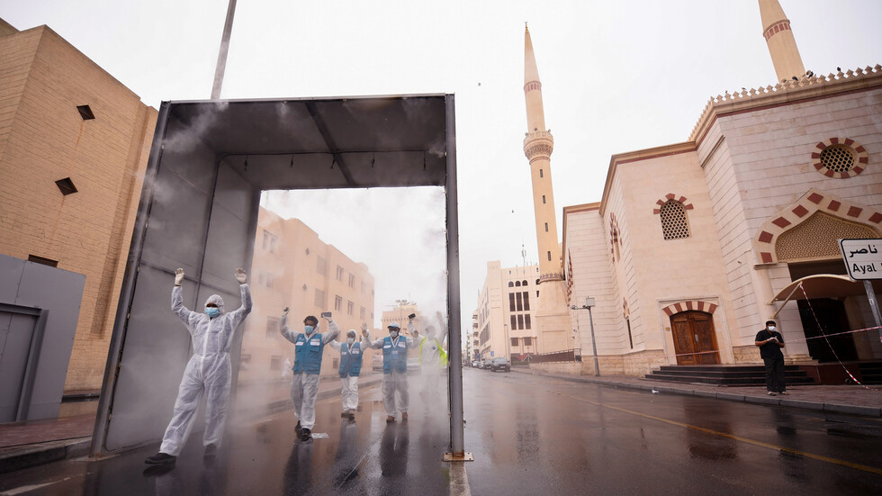 الإمارات تطالب بالصلاة في المنازل خلال رمضان