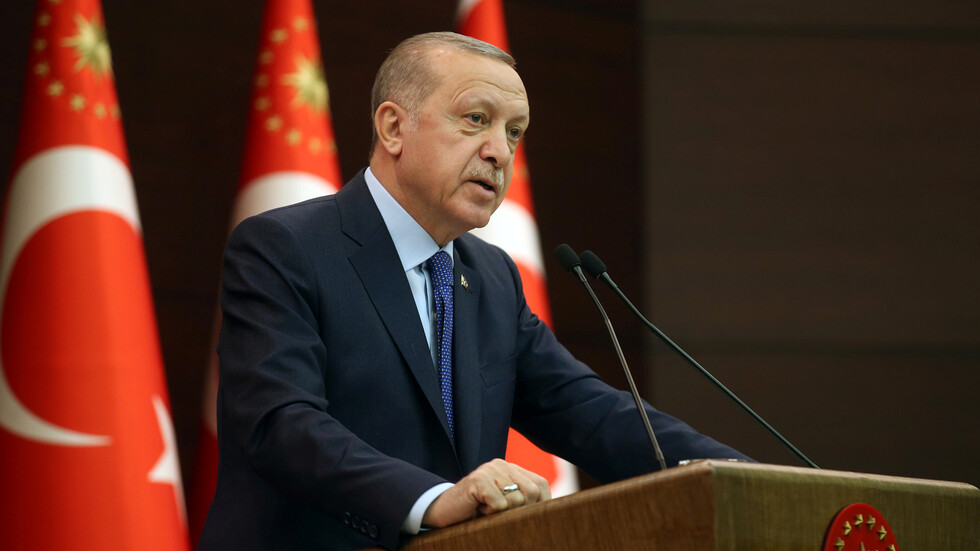 أردوغان يهاجم حفتر ويعد بـ