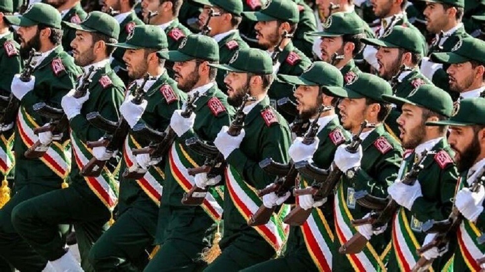 الحرس الثوري يحذر من انعدام الحياة في مياه الخليج