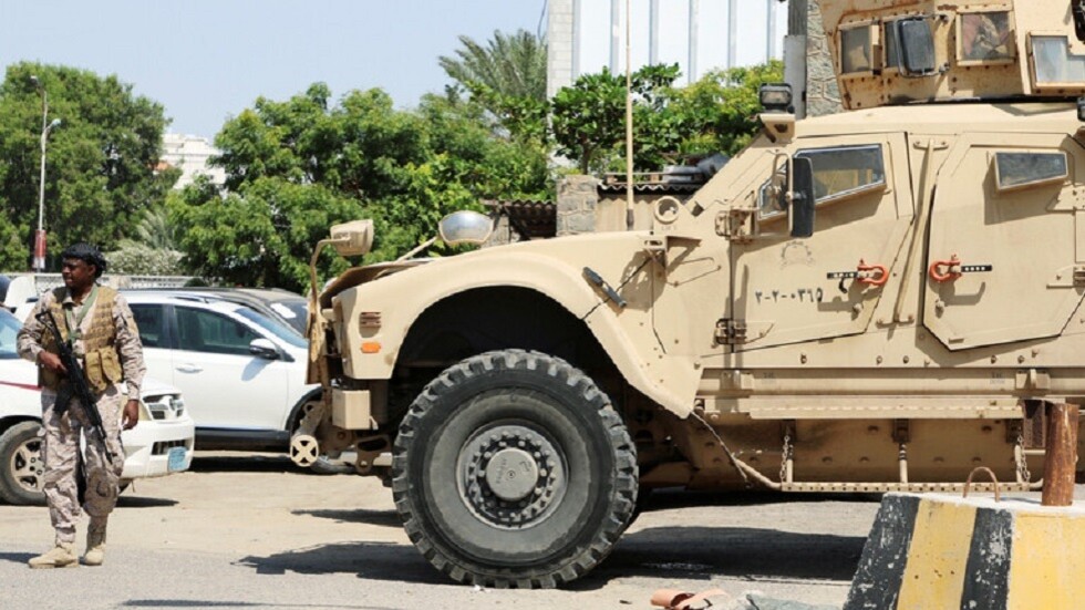المجلس الانتقالي الجنوبي يرد على الحكومة اليمنية ويتهمها بعرقلة اتفاق الرياض