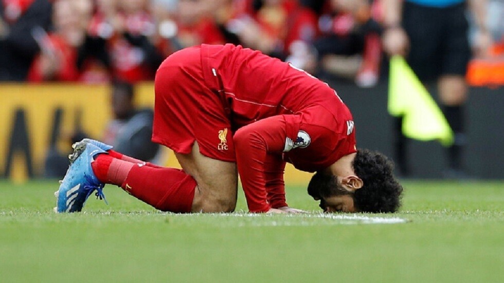 محمد صلاح يستقبل الشهر الفضيل بالزينة والفوانيس (صورة)