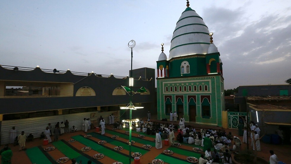 التلفزيون السوداني يبث أذان المغرب قبل 10 دقائق على موعده