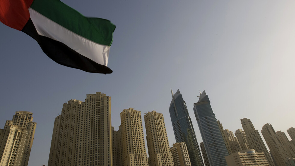 اقتصادية الشارقة تعلن عن موعد إعادة فتح المراكز التجارية والمطاعم والصالونات