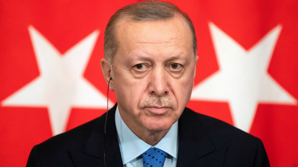 أردوغان يساعد دولة عربية بشحنة أجهزة تنفس تركية (صور)