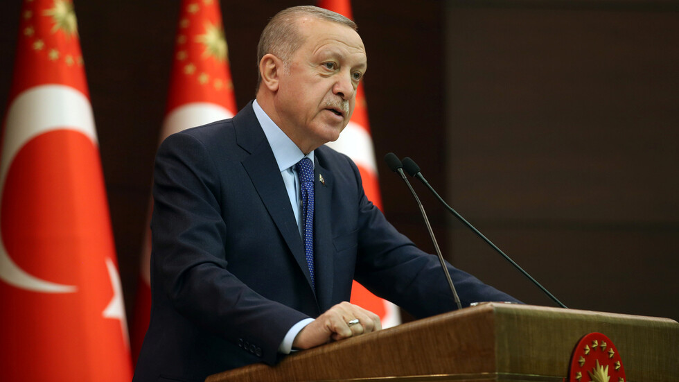 أردوغان يعلن بدء رفع القيود في تركيا تدريجيا اعتبارا من يوم غد الثلاثاء