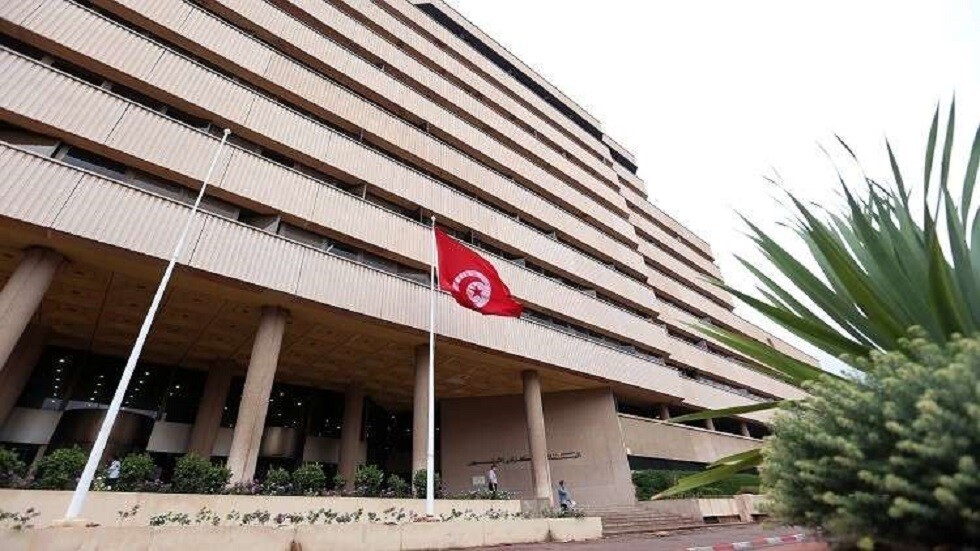 تونس.. بنوك تقرض الحكومة 413 مليون دولار للتصدي لتداعيات فيروس كورونا