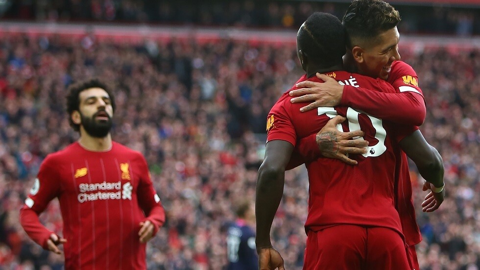 ليفربول يُغري نجمه بعقد نادر