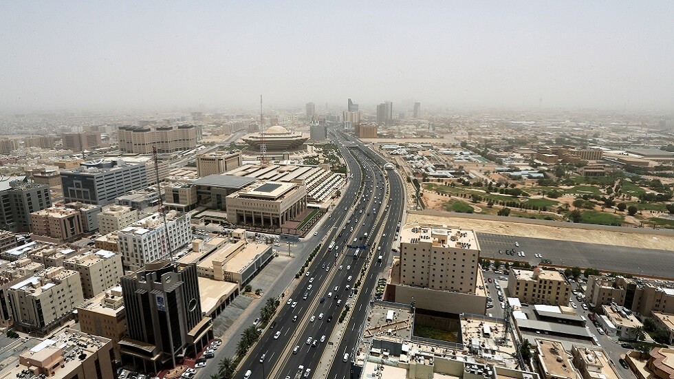 السعودية تسجل 9 وفيات وما يقرب من 2000 إصابة جديدة بفيروس كورونا