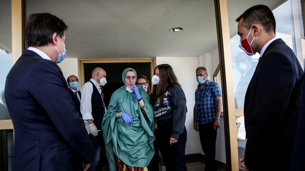 الفاتيكان يعلق على الجدل حول اعتناق متطوعة إيطالية للإسلام