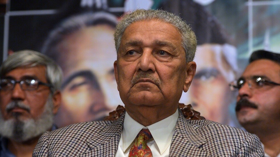 مؤسس البرنامج النووي الباكستاني يقول إنه "محتجز كسجين"