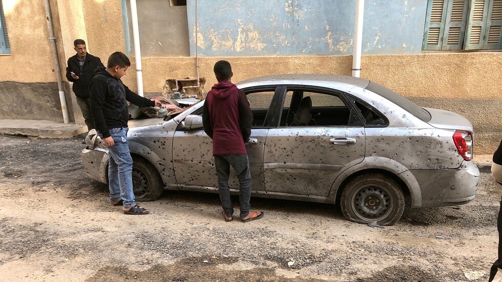 ليبيا.. مقتل شخصين في قصف على مركز للنازحين في طرابلس