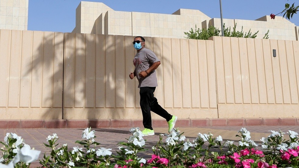 السعودية تسجل انخفاضا جديدا في إصابات كورونا