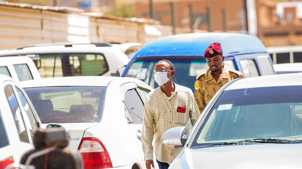 السودان يمدد العزل العام في الخرطوم حتى يونيو