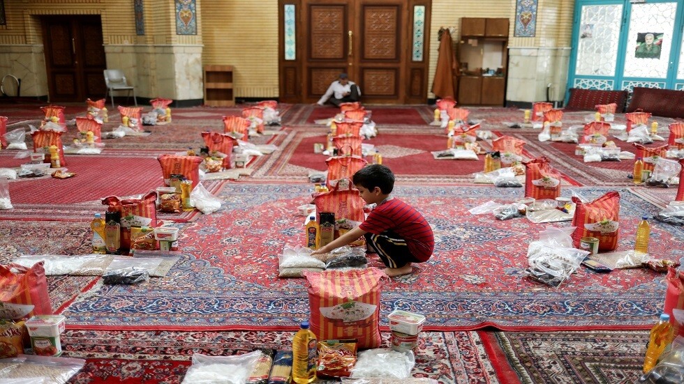 استطلاع: نصف سكان طهران لا يصومون رمضان