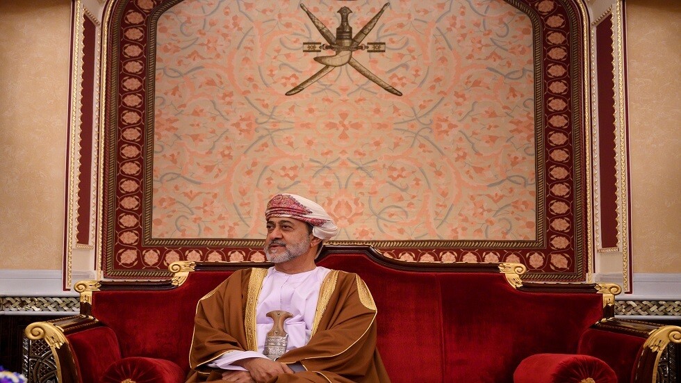 بمناسبة عيد الفطر.. سلطان عمان يعفو عن مئات السجناء بينهم أجانب