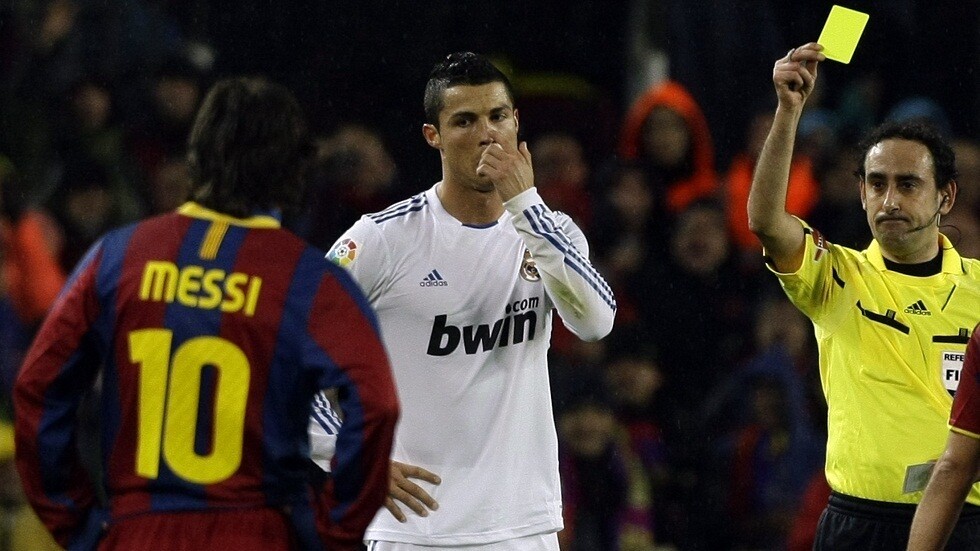 حكم إسباني سابق: 90% من الحكام يشجعون ريال مدريد و10% برشلونة!