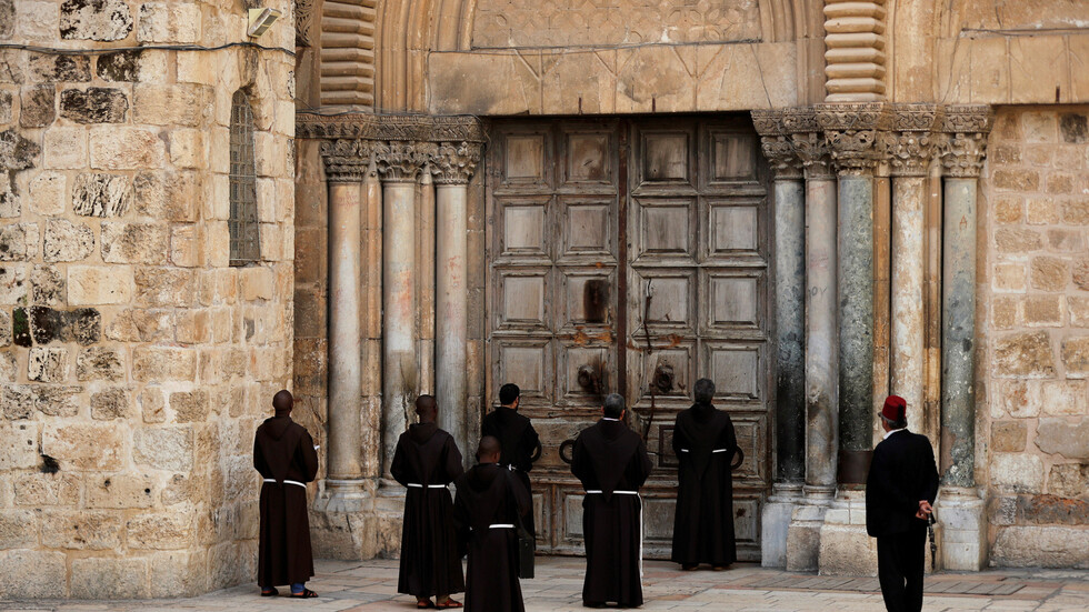كنيسة القيامة تفتح أبوابها الأحد القادم