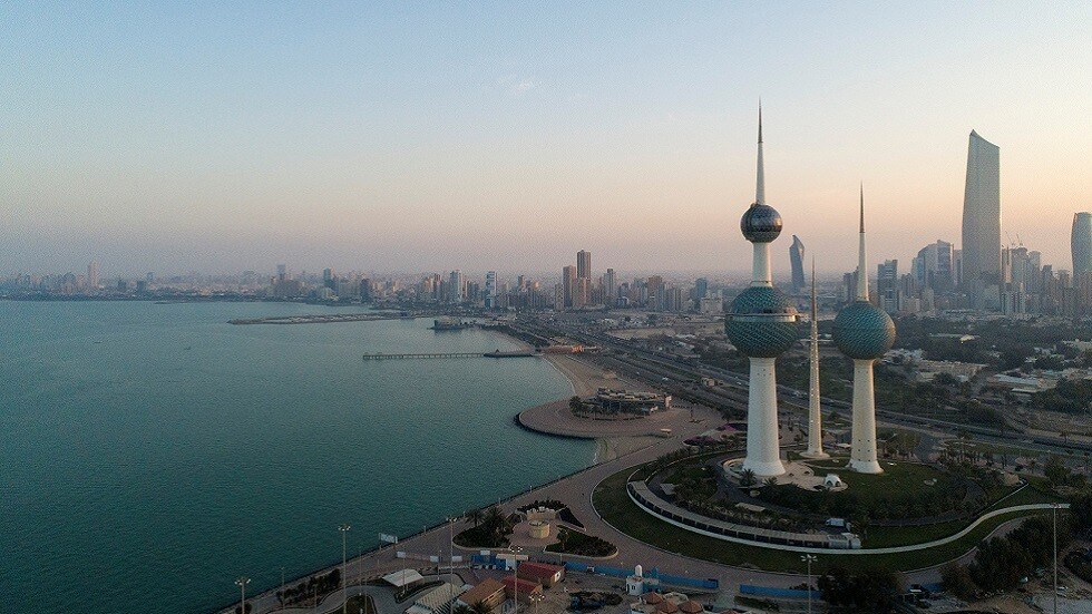 الكويت تسجل تراجعا لافتا في الإصابات بكورونا